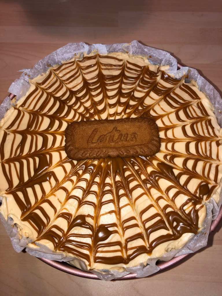 Foto della cheesecake vegana ai biscoff fatta in casa
